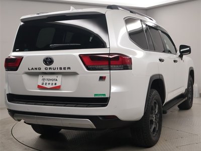 TOYOTA LAND CRUISER 300 - 3