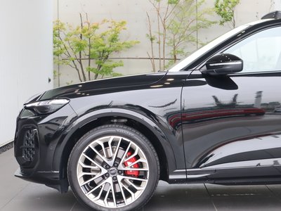 صورة 9 لـ 2025 AUDI SQ5 SPORTBACK