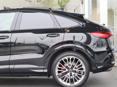 صورة 10 لـ 2025 AUDI SQ5 SPORTBACK