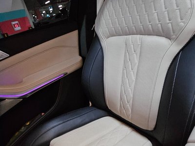 2021 BMW X7 — миниатюра 15