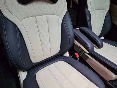 2021 BMW X7 — миниатюра 14