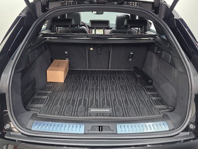 صورة 10 لـ 2025 LAND ROVER RANGE ROVER VELAR