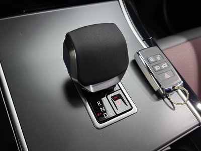 2025 LAND Rover RANGE ROVER VELAR — миниатюра 13
