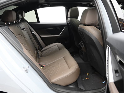 صورة مصغرة 12 لـ 2025 BMW 5 SERIES