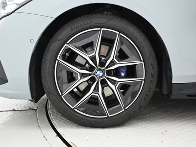 2025 BMW 5 SERIES 照片 6