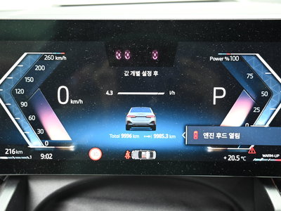 2025 BMW 5 SERIES 照片 8