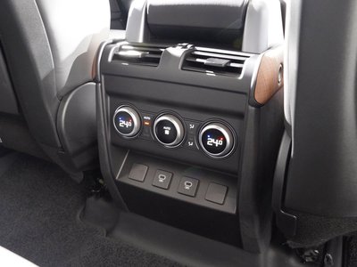 LAND ROVER DEFENDER 2022 thumbnail 29