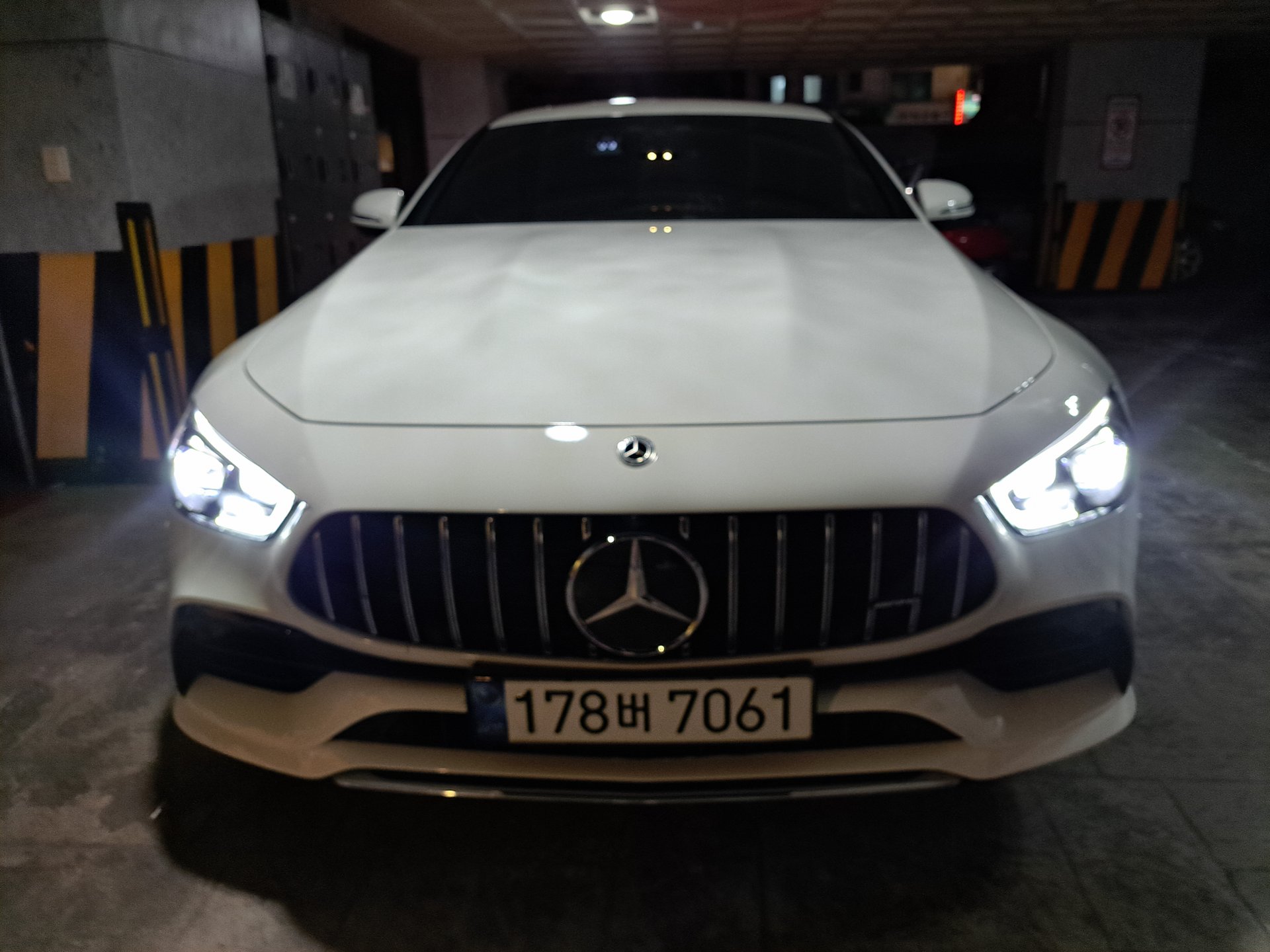 MERCEDES-BENZ GT AMG - View 1