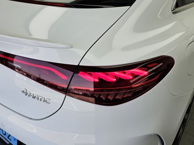 MERCEDES-BENZ EQE - 10