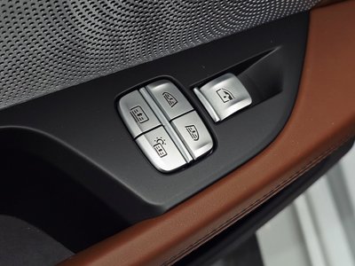 2024 BMW 8 SERIES thumbnail 28