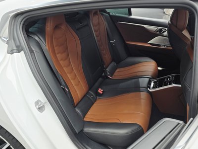 2024 BMW 8 SERIES thumbnail 23