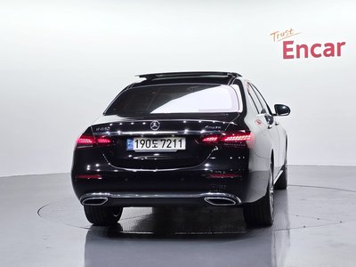 MERCEDES-BENZ E-CLASS - 4