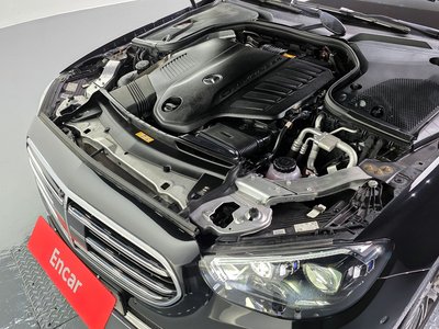 MERCEDES-BENZ E-CLASS - 7