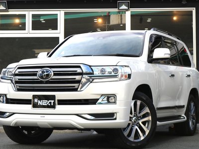 TOYOTA LAND CRUISER 200