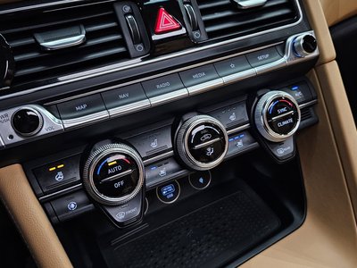 2021 Genesis THE NEW G70 — миниатюра 24