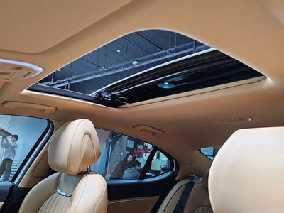 2021 Genesis THE NEW G70 — миниатюра 25
