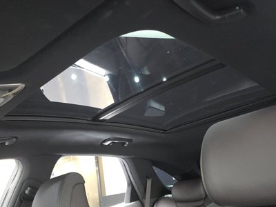 2022 Genesis GV70 — миниатюра 25