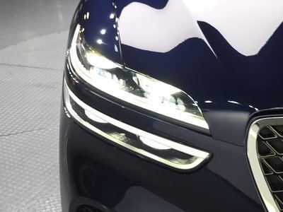 2022 Genesis GV70 photo 9