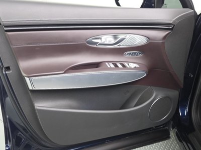 2022 Genesis GV70 — миниатюра 14