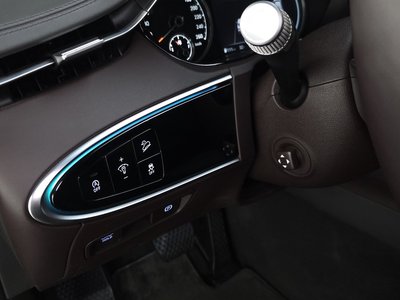 2022 Genesis GV70 — миниатюра 29