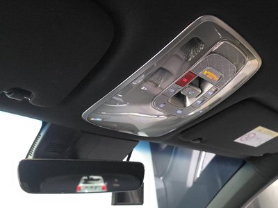 2022 Genesis GV70 — миниатюра 27