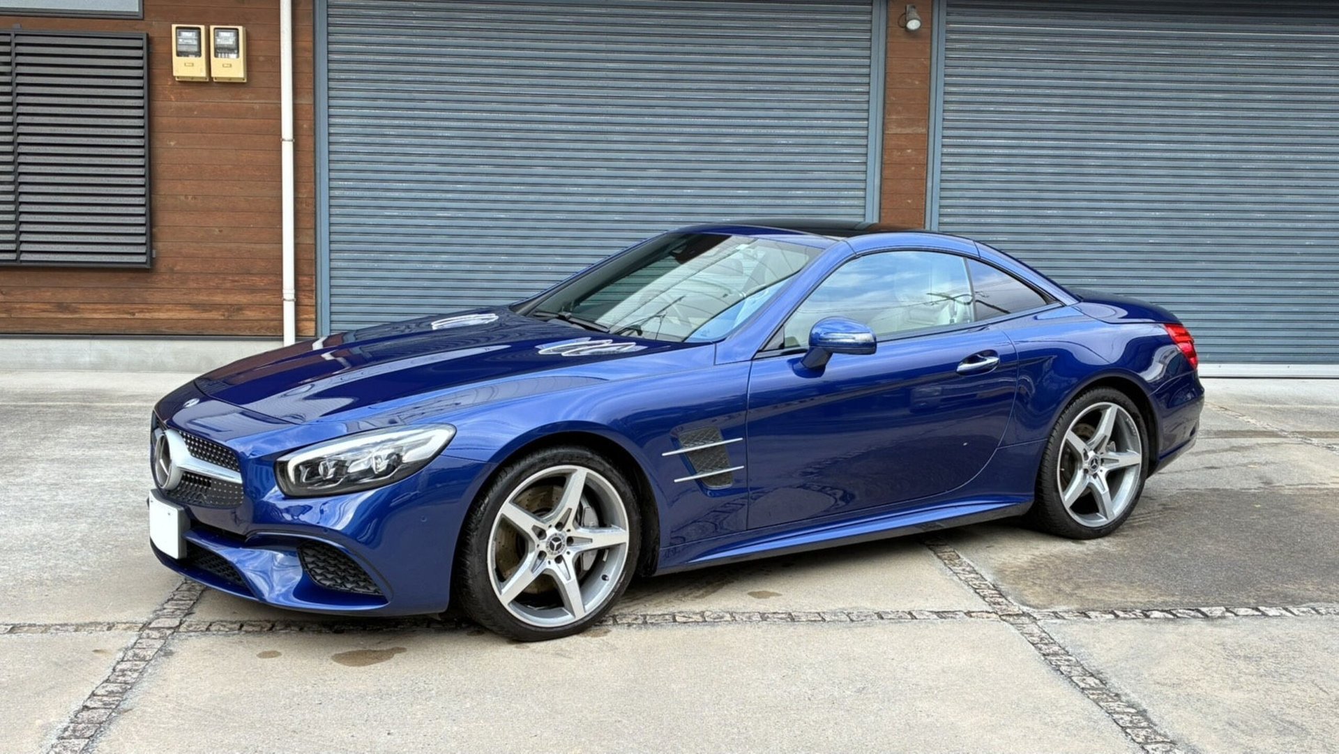 MERCEDES-BENZ SL - View 1