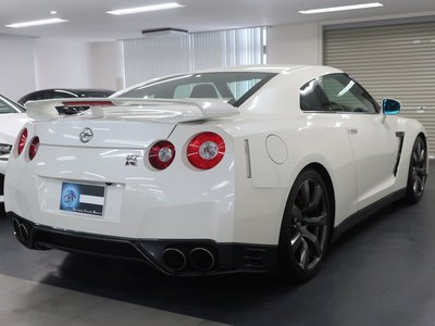 NISSAN GT-R - 7