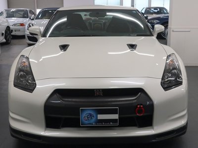 NISSAN GT-R - 4