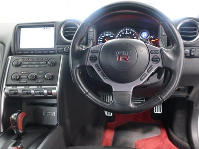 NISSAN GT-R - 2
