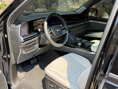 CADILLAC ESCALADE - 4