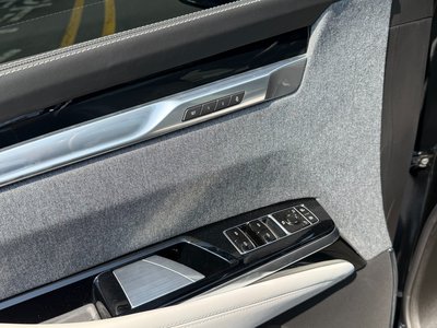 CADILLAC ESCALADE - 7