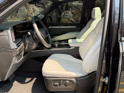 CADILLAC ESCALADE - 8