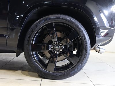 LAND ROVER DEFENDER - 9