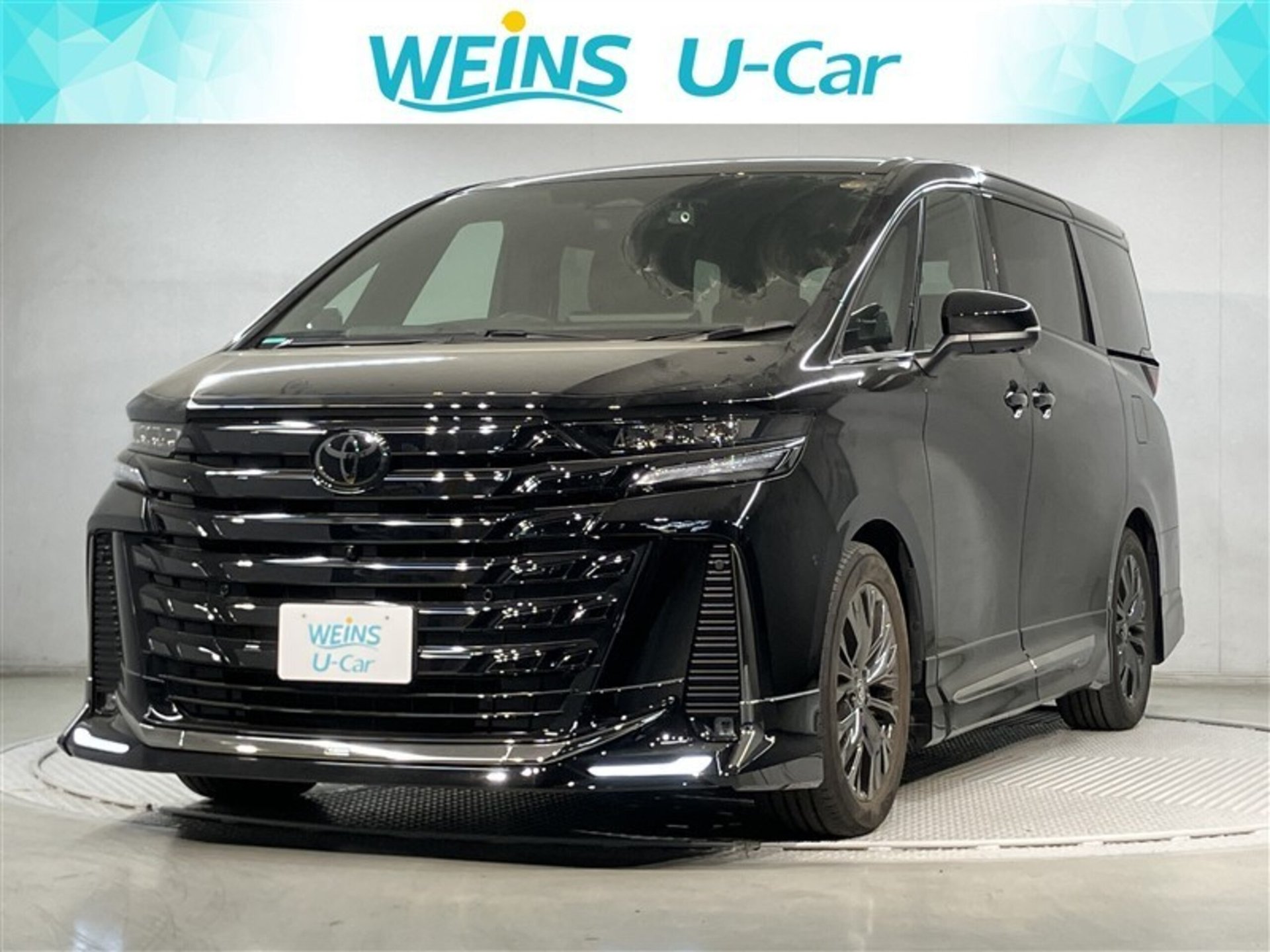 TOYOTA VELLFIRE - View 1