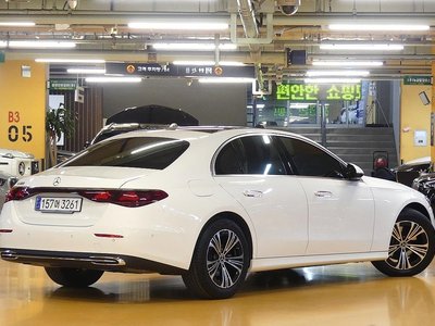 MERCEDES-BENZ E-CLASS - 4