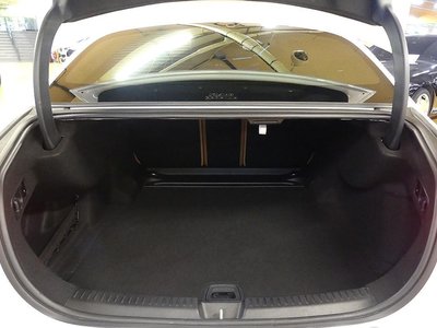 MERCEDES-BENZ E-CLASS - 3