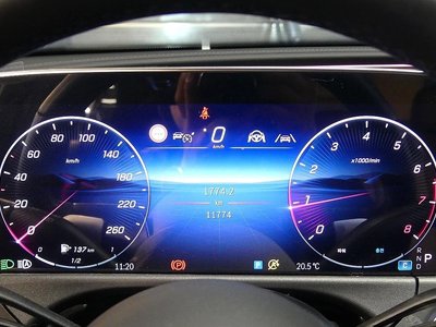 MERCEDES-BENZ E-CLASS - 8