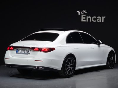 صورة 4 لـ 2025 Mercedes-BENZ E-CLASS