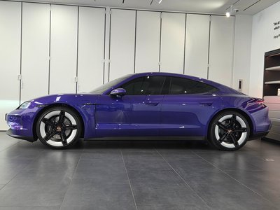 PORSCHE TAYCAN - 7