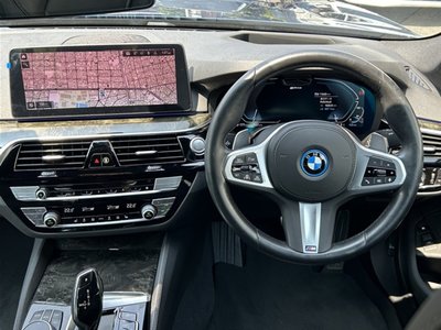 صورة مصغرة 28 لـ 2023 BMW 5 SERIES