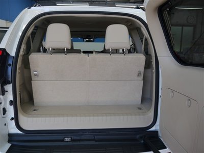 TOYOTA LAND CRUISER PRADO - 10