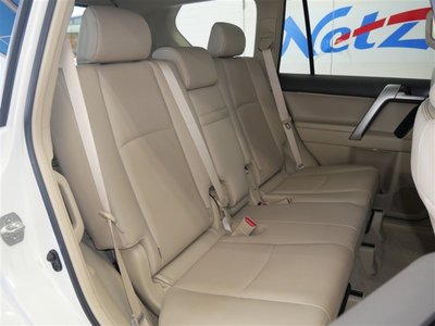 TOYOTA LAND CRUISER PRADO - 8