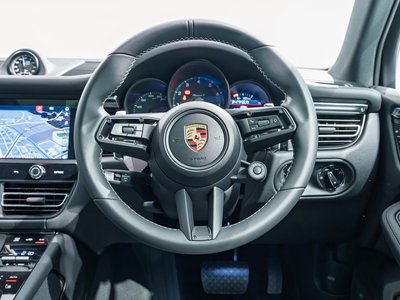 PORSCHE MACAN - 6