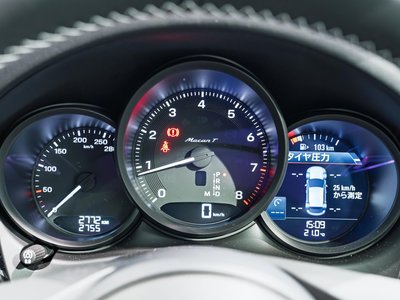 PORSCHE MACAN - 7