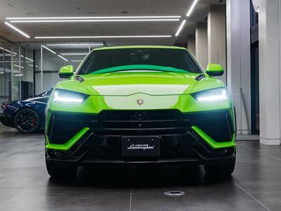 LAMBORGHINI URUS - 6