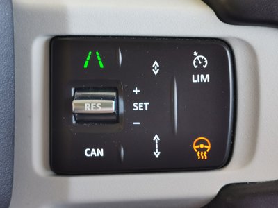 LAND ROVER DEFENDER - 3