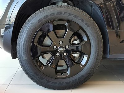 LAND ROVER DEFENDER - 8