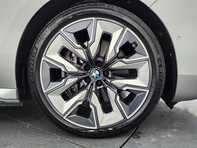 BMW I7 - 6
