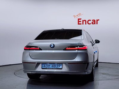BMW I7 - 3
