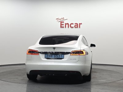 TESLA MODEL S - 3